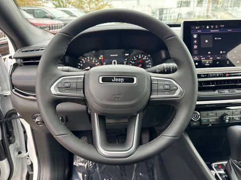 New 2026 Jeep Compass Latitude image 26