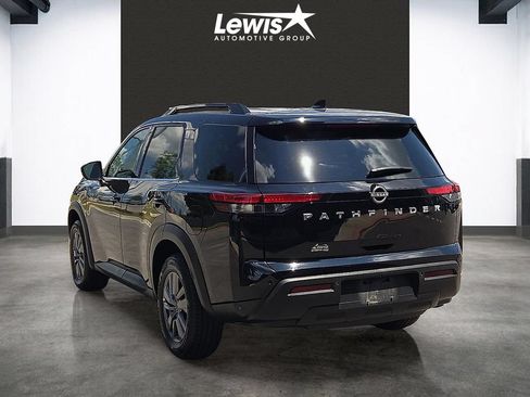 Used 2025 Nissan Pathfinder SV FWD image 3