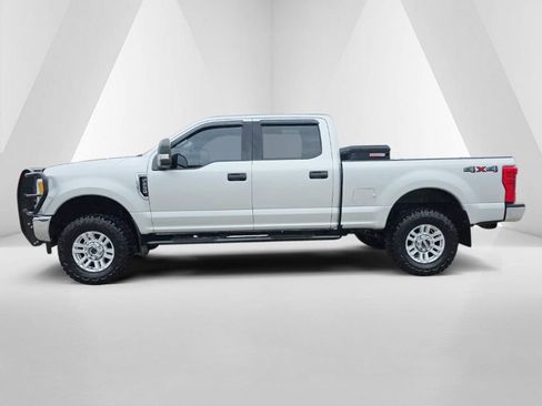 Used 2017 Ford F250 XLT image 8