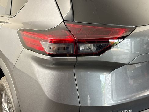Used 2026 Nissan Rogue S FWD image 36
