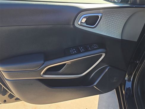 Certified 2024 Kia Soul LX image 19