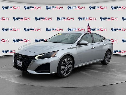 Used 2023 Nissan Altima 2.5 SL FWD image 1
