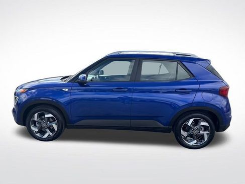 Used 2020 Hyundai Venue SEL w/ Convenience + Premium Package FWD image 2