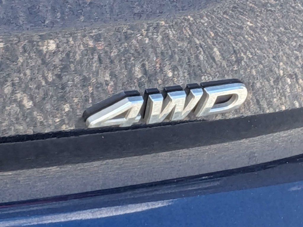 Used 2025 Nissan Pathfinder SV AWD/4WD image 12