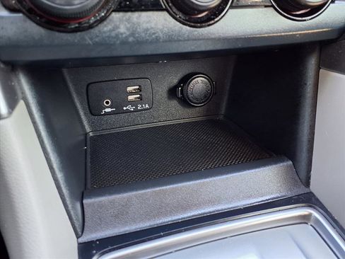 Used 2020 Subaru Forester Premium image 9