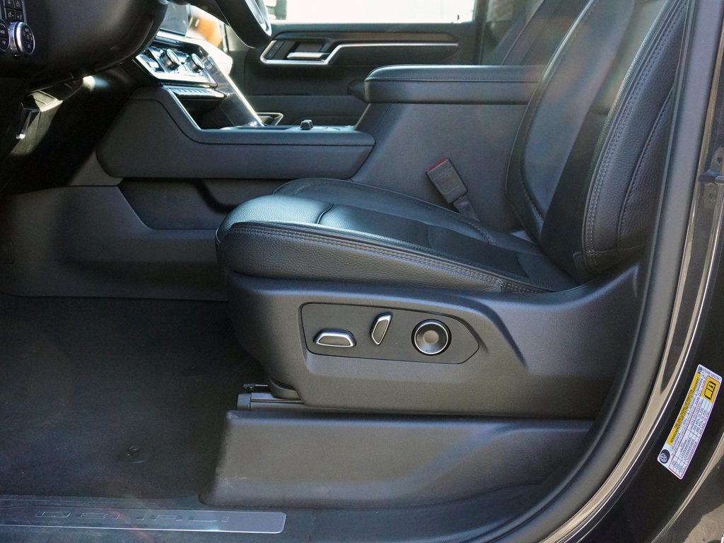 Used 2025 GMC Sierra 3500 Denali w/ Denali Reserve Package AWD/4WD image 33