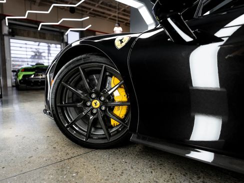 Used 2023 Ferrari SF90 Spider image 49