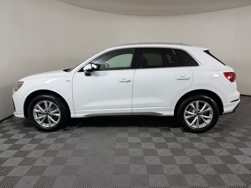 Certified 2025 Audi Q3 2.0T Premium w/ Convenience Package AWD/4WD image 2