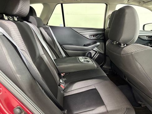Used 2025 Subaru Outback Premium AWD/4WD image 17