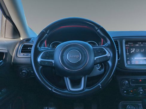 Used 2019 Jeep Compass Trailhawk image 12