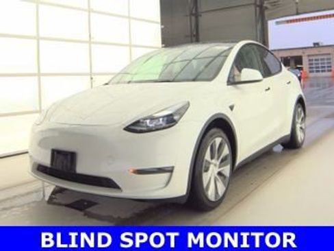 Used 2023 Tesla Model Y Long Range AWD/4WD image 3