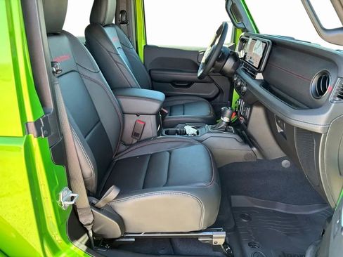 New 2025 Jeep Wrangler Rubicon AWD/4WD image 33