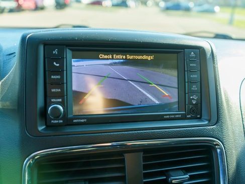 Used 2019 Dodge Grand Caravan SE image 28