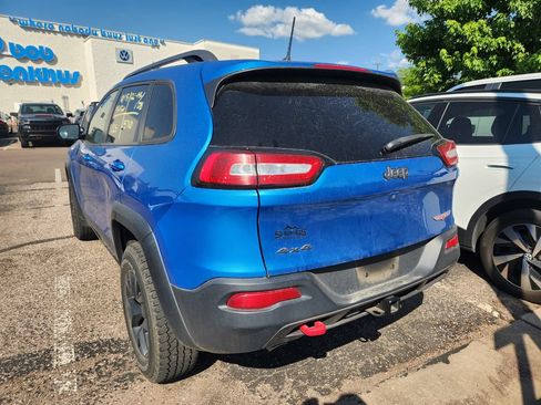 Used 2017 Jeep Cherokee Trailhawk w/ Comfort/Convenience Group AWD/4WD image 8