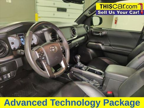 Used 2022 Toyota Tacoma TRD Off-Road w/ TRD Premium Off Road Package AWD/4WD image 13