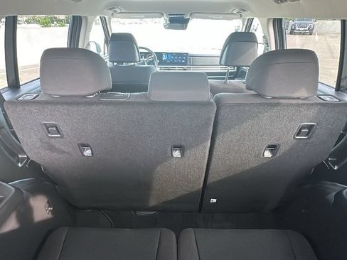 Used 2025 Hyundai Santa Fe SE FWD image 35