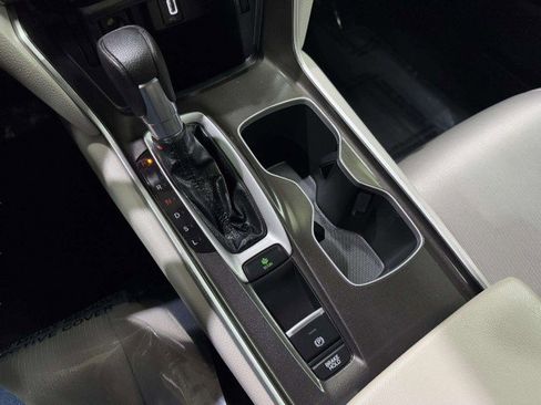 Used 2019 Honda Accord LX image 32