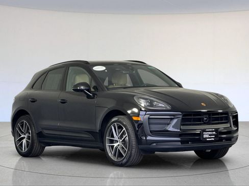 Certified 2025 Porsche Macan image 10