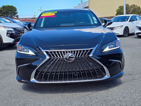 Used 2025 Lexus ES 300h w/ Premium Package FWD image 30