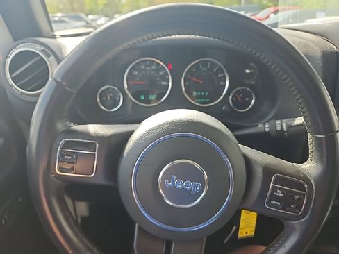 Used 2017 Jeep Wrangler Unlimited Sahara image 17