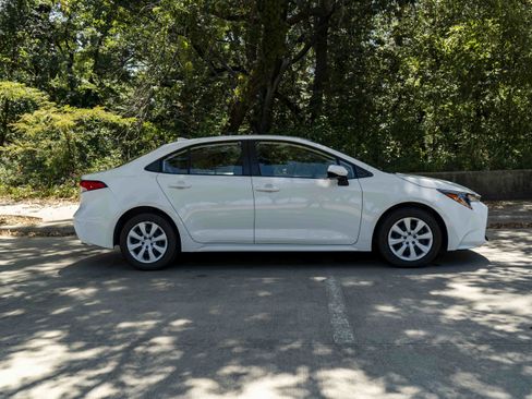 Used 2022 Toyota Corolla LE FWD image 10