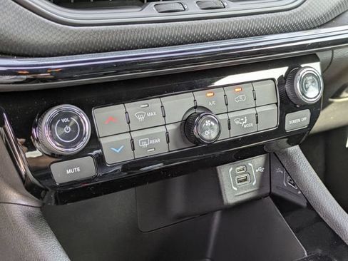 New 2026 Jeep Compass Latitude AWD/4WD image 22