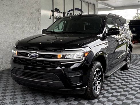 Used 2023 Ford Expedition XL AWD/4WD image 2