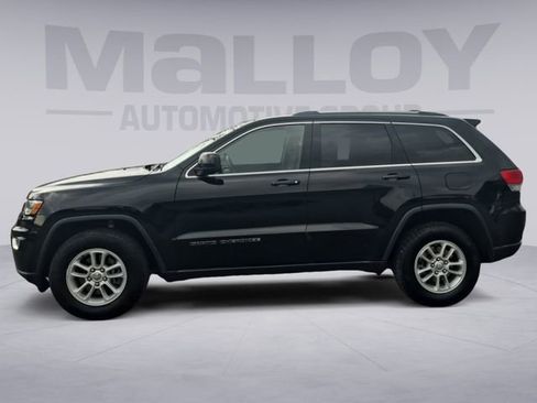 Used 2018 Jeep Grand Cherokee Laredo image 2
