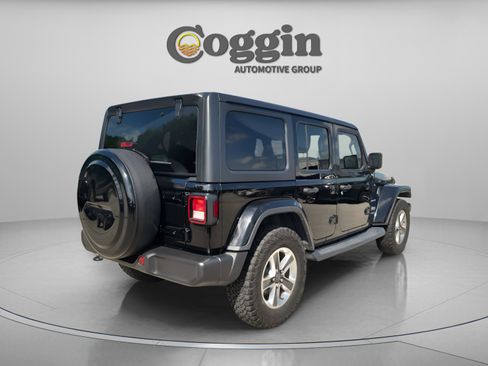 Used 2018 Jeep Wrangler Unlimited Sahara AWD/4WD image 6