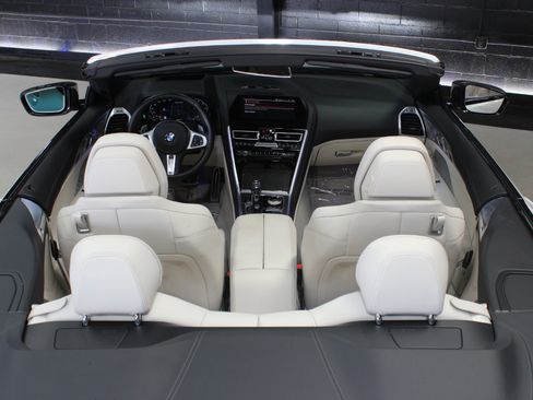 Used 2022 BMW M850i xDrive Convertible w/ M Carbon Exterior Package image 35