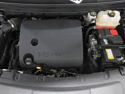 Used 2020 Chevrolet Traverse LT image 21