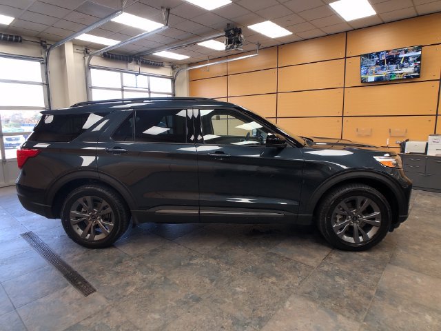 Certified 2024 Ford Explorer XLT w/ Equipment Group 202A AWD/4WD image 8