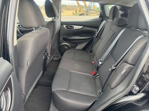 Used 2021 Nissan Rogue Sport S image 16