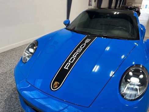 Used 2022 Porsche 911 Carrera RWD image 50