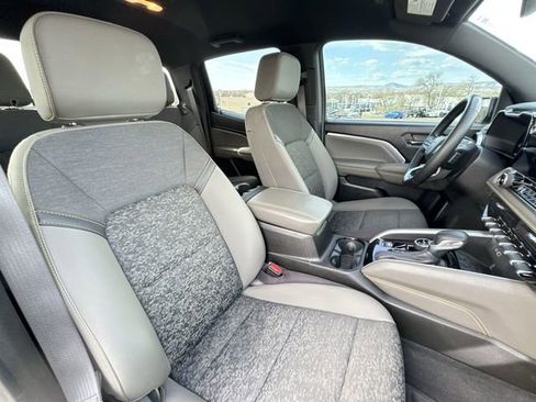 Used 2024 Chevrolet Colorado ZR2 w/ Technology Package image 27