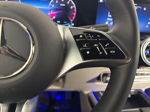 Certified 2025 Mercedes-Benz GLA 250 4MATIC image 33