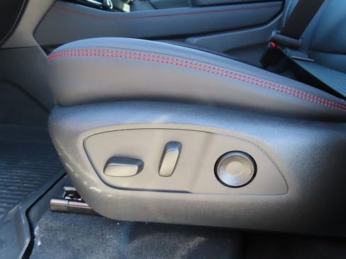 New 2026 Chevrolet Traverse RS w/ LPO, Floor Liner Package AWD/4WD image 10