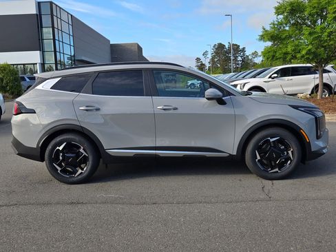 New 2026 Kia Sportage EX FWD image 8