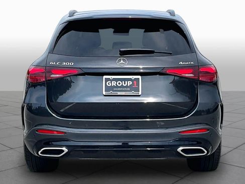 Used 2025 Mercedes-Benz GLC 300 4MATIC image 5