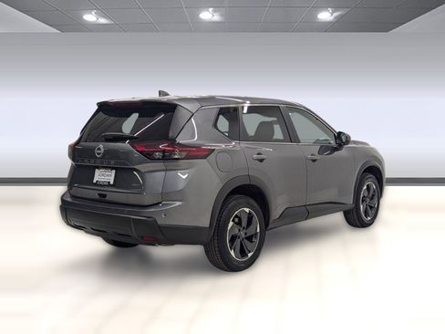 Used 2025 Nissan Rogue SV image 7