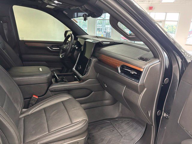 Used 2025 GMC Yukon XL Denali w/ Denali Reserve Package AWD/4WD image 30