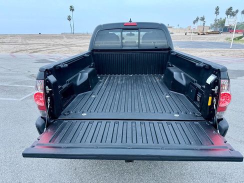 Used 2014 Toyota Tacoma PreRunner image 5