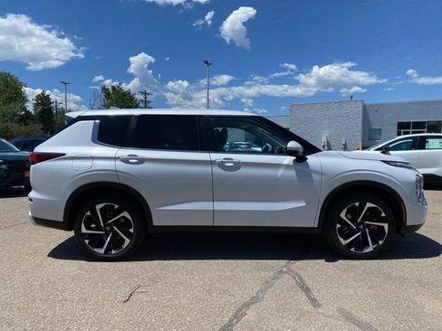 Used 2024 Mitsubishi Outlander SE AWD/4WD image 6