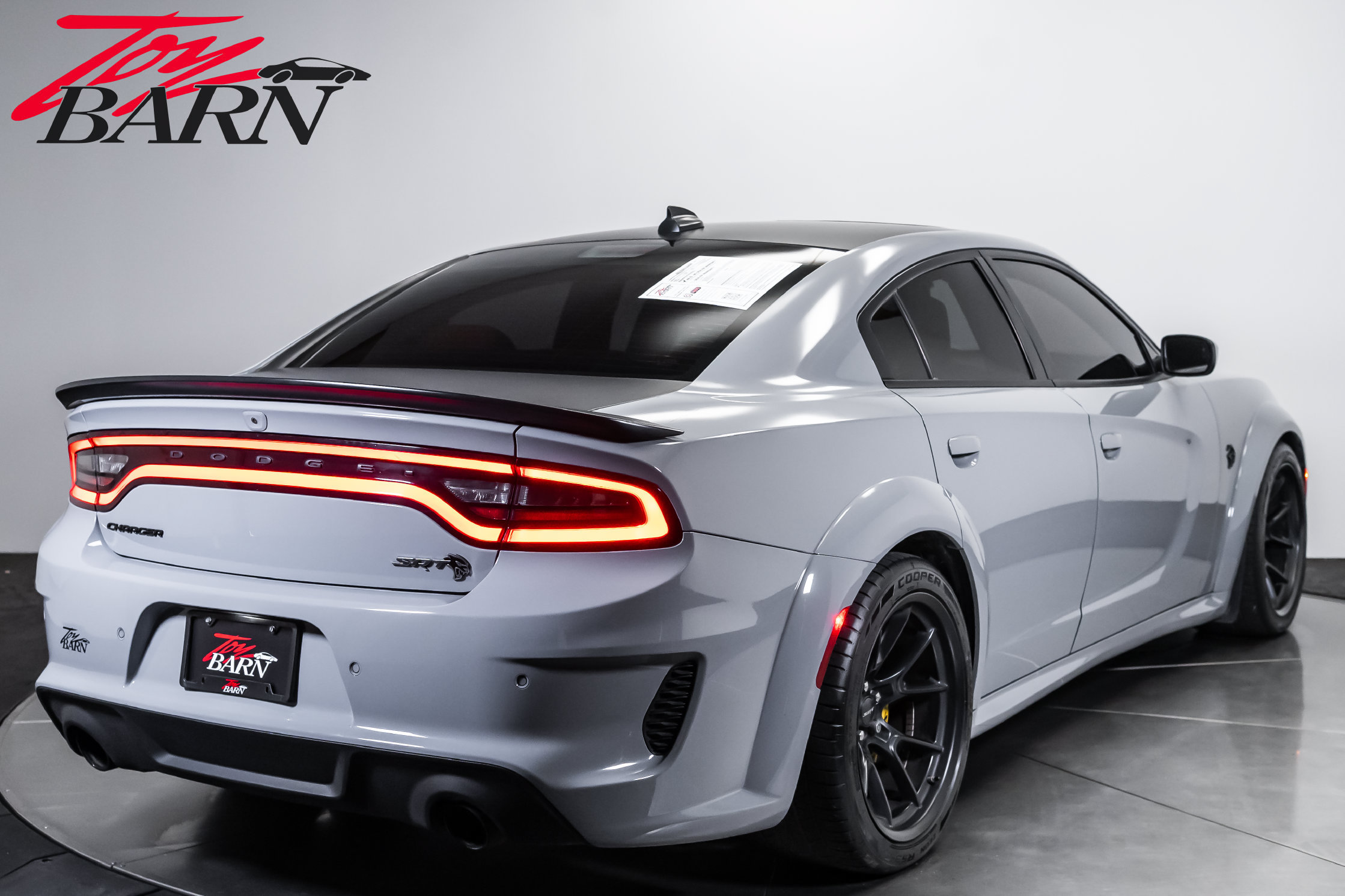Used 2022 Dodge Charger SRT Hellcat RWD image 5