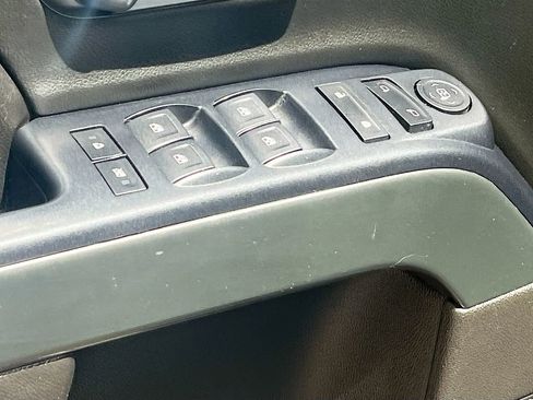 Used 2018 Chevrolet Silverado 1500 LT w/ All Star Edition AWD/4WD image 18