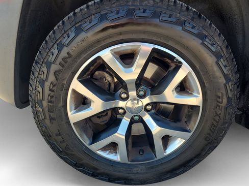 Used 2015 Jeep Cherokee Trailhawk AWD/4WD image 11