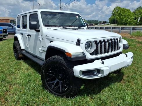Used 2024 Jeep Wrangler Unlimited Sahara w/ Technology Group AWD/4WD image 15