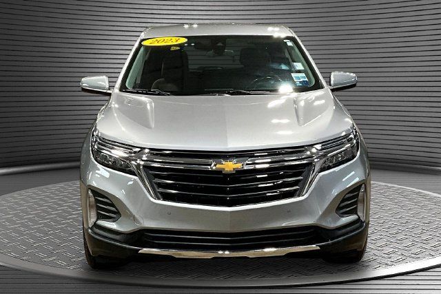 Used 2023 Chevrolet Equinox LT FWD image 2