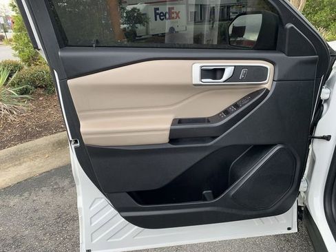 Used 2020 Ford Explorer XLT w/ Equipment Group 202A image 17