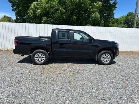 Used 2022 Nissan Frontier SV AWD/4WD image 6